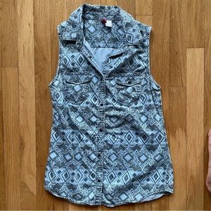 Blue & Black Geometric Button Down Tank Top